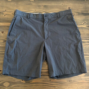 Men's Walter Hagen Golf Shorts 38 Gray Grid Pattern Stretch Flat Front Active